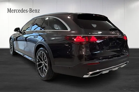 Mercedes-Benz E300 De 2026 photo 3