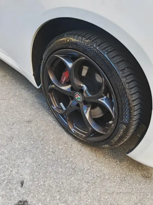 Alfa Romeo Giulia 2019 photo 4