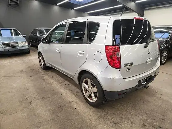Mitsubishi Colt 2011 photo 4