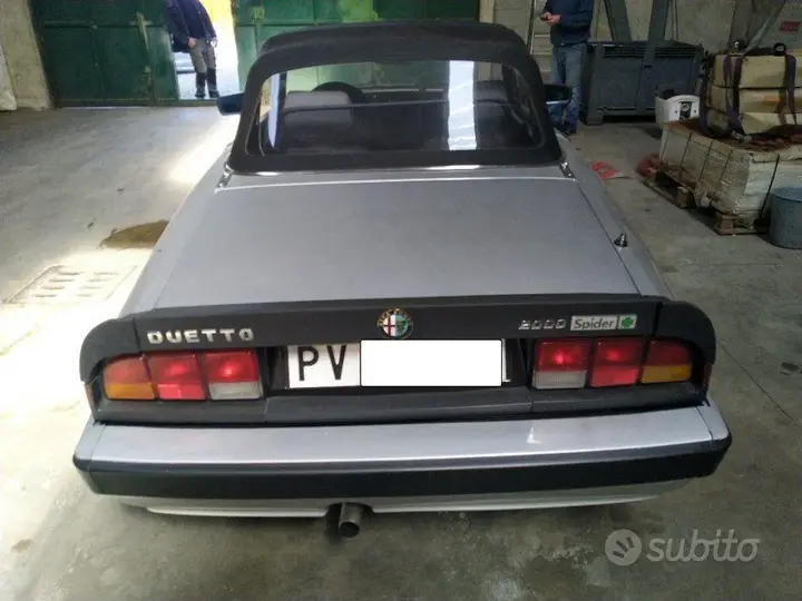 Alfa Romeo Spider 1988 photo 3
