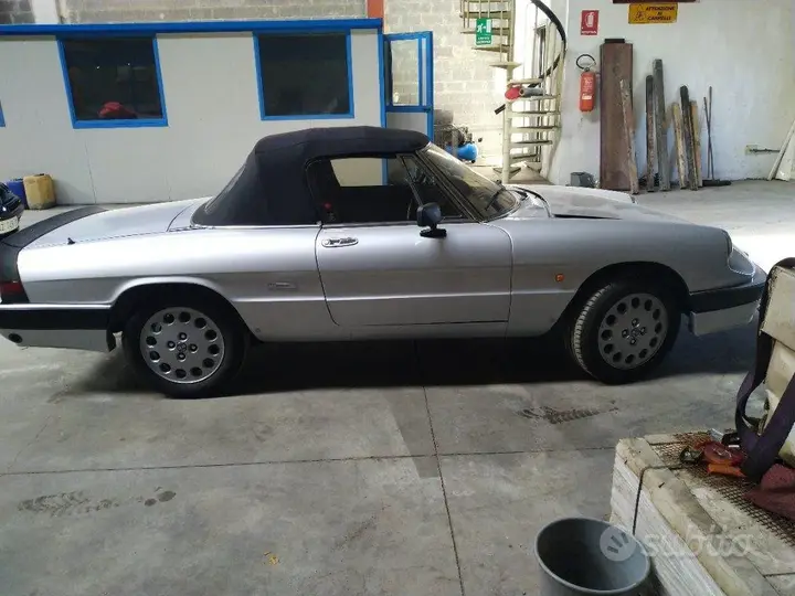 Alfa Romeo Spider 1988 photo 5
