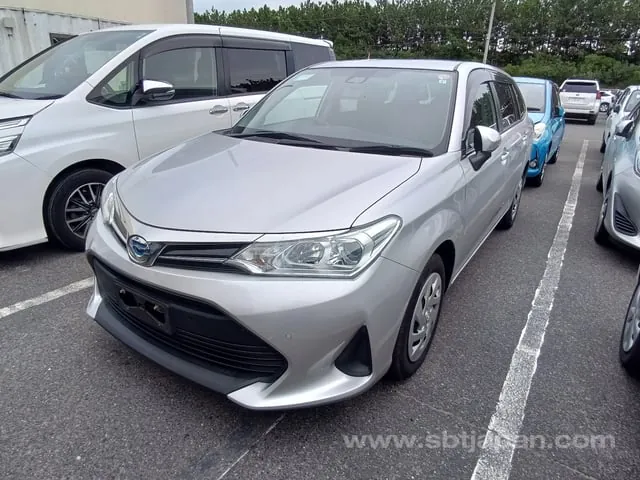 Toyota Corolla Fielder 2021 photo 2