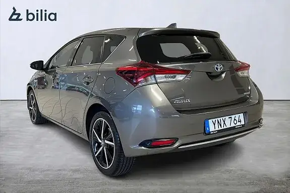 Toyota Auris 2017 photo 2