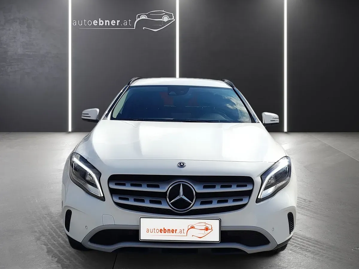 Mercedes-Benz Gla Class 2018 photo 2