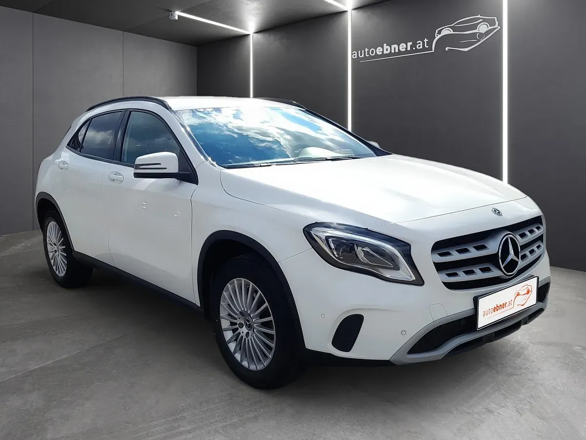 Mercedes-Benz Gla Class 2018 photo 3
