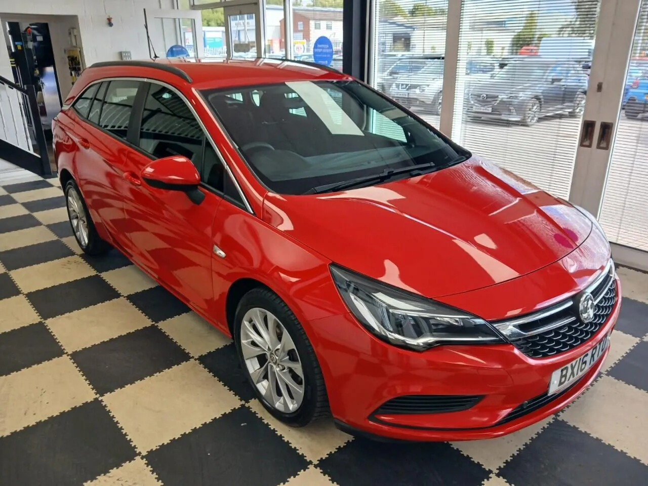 Vauxhall Astra 2016 photo 3