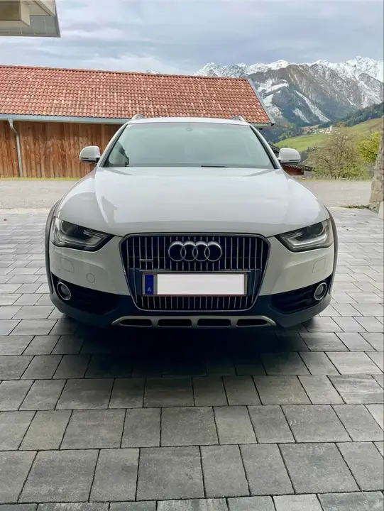 Audi A4 Allroad 2013 photo 2