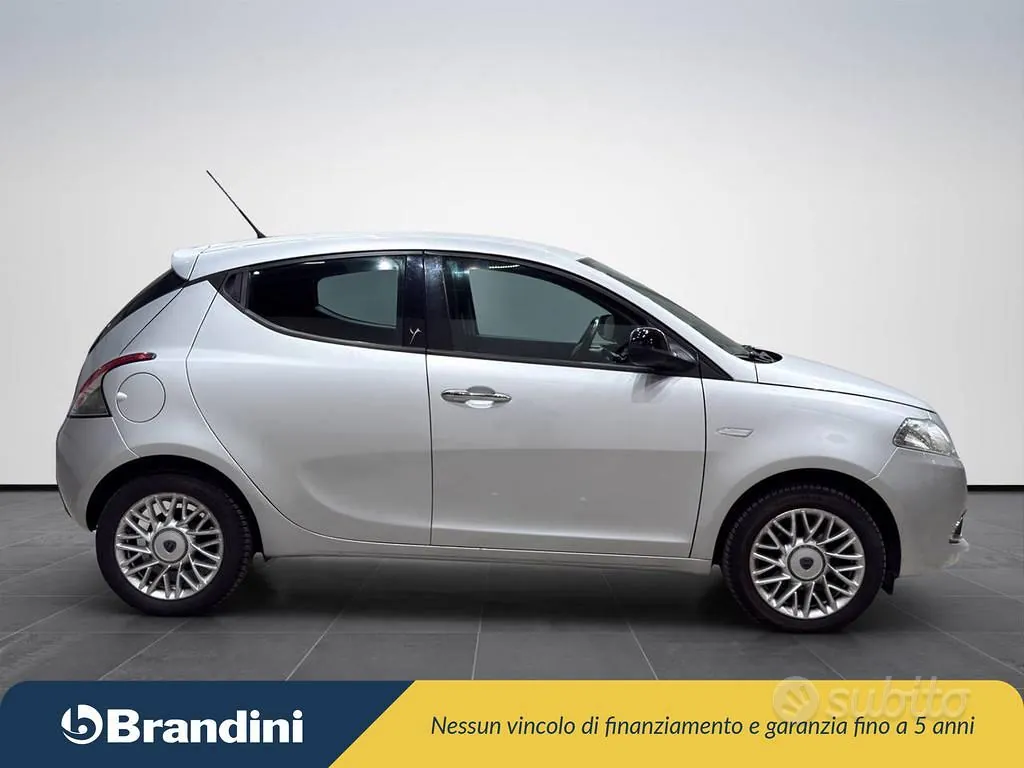 Lancia Ypsilon 2015 photo 5