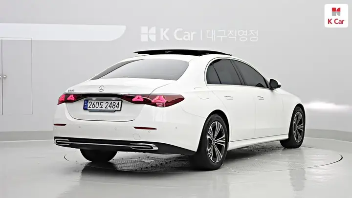 Mercedes-Benz E-Class 2024 photo 2