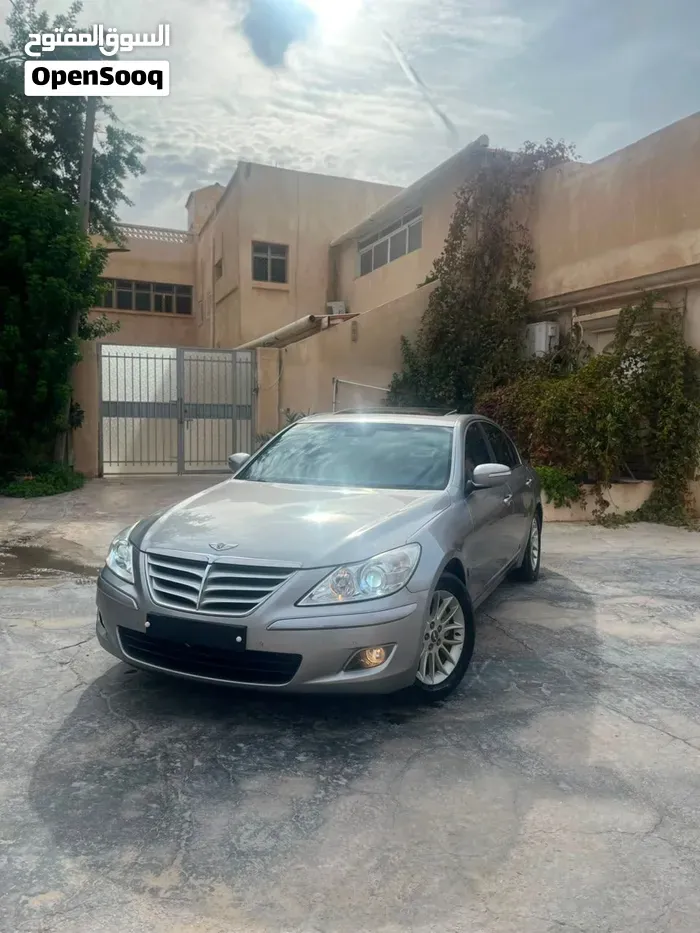 Hyundai Genesis 2010 photo 2