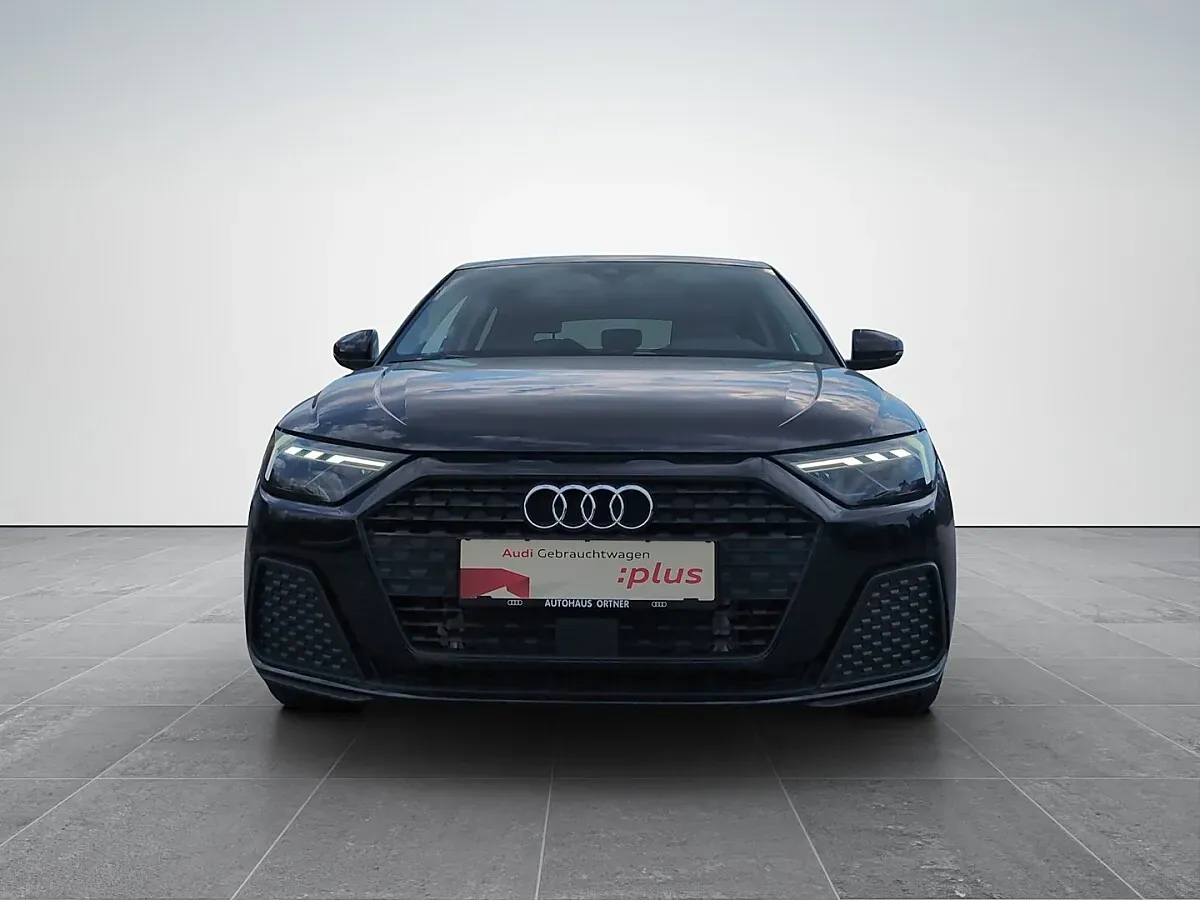 Audi A1 2025 photo 2