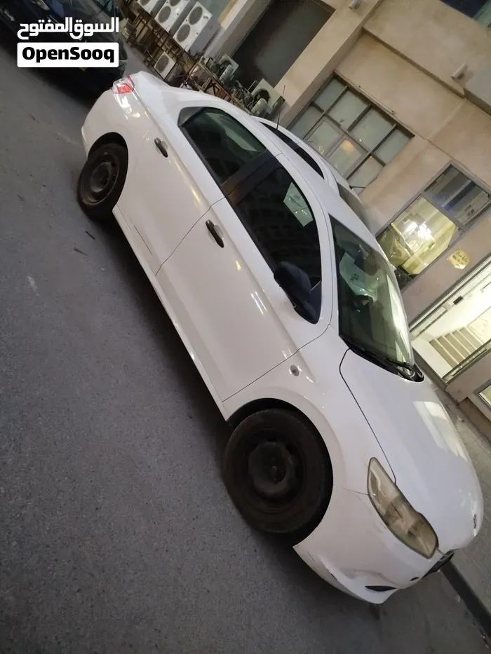 Peugeot 301 2014 photo 2