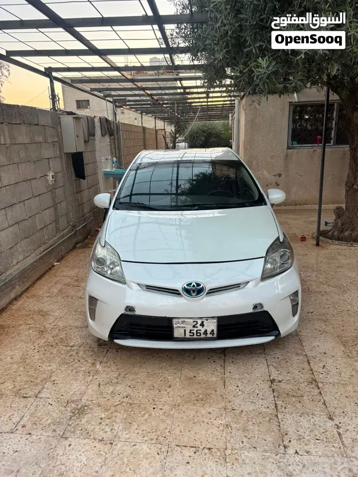 Toyota Prius 2015 photo 2