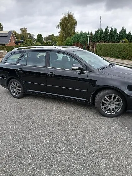 Toyota Avensis 2006 photo 2