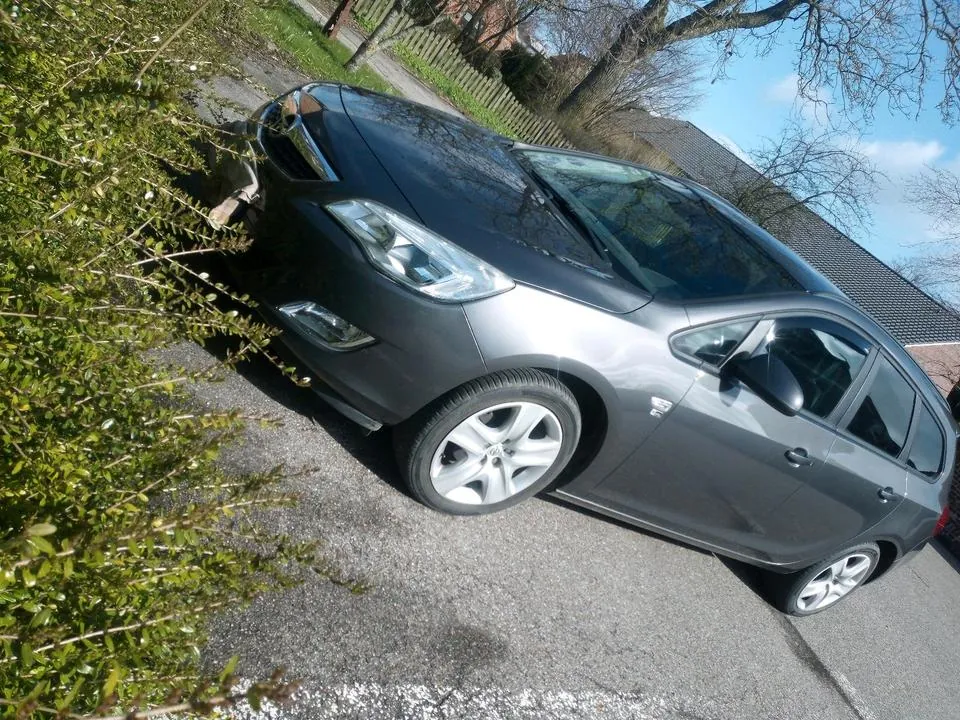 Opel Astra J