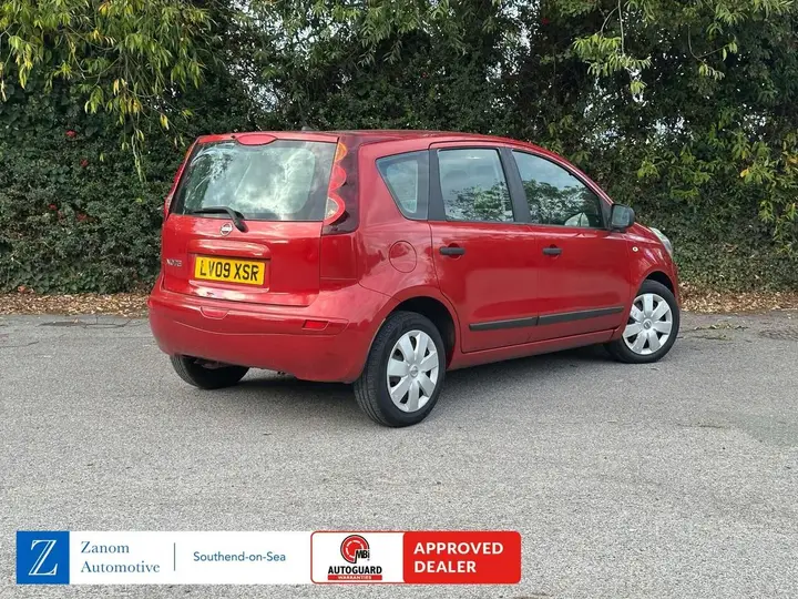 Nissan Note 2009 photo 2