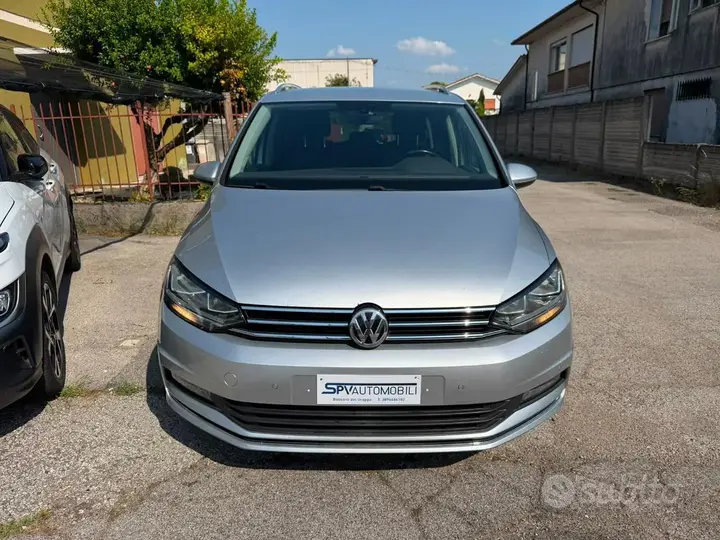 Volkswagen Touran 2017 photo 3