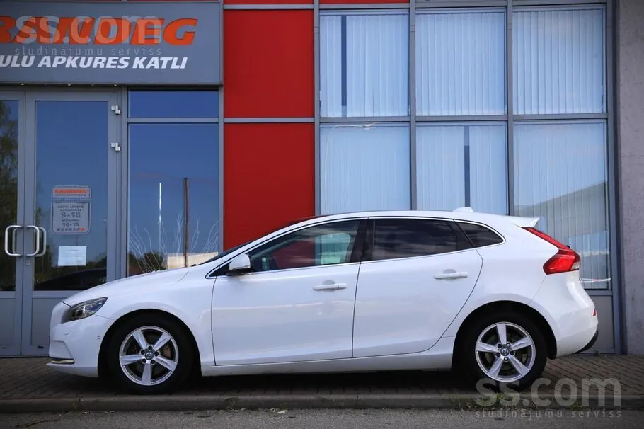 Volvo V40 2013 photo 2