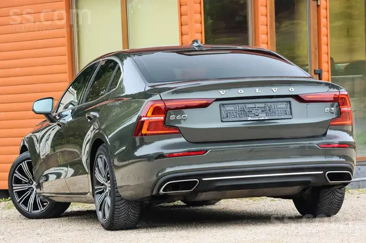 Volvo S60 2022 photo 4