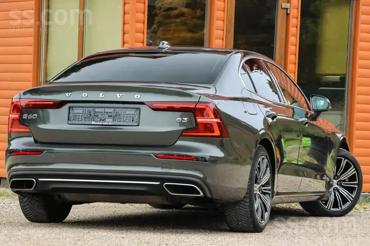 Volvo S60 2022 photo 3
