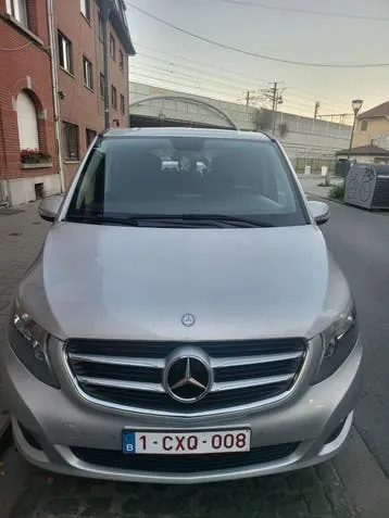 Mercedes-Benz V 220