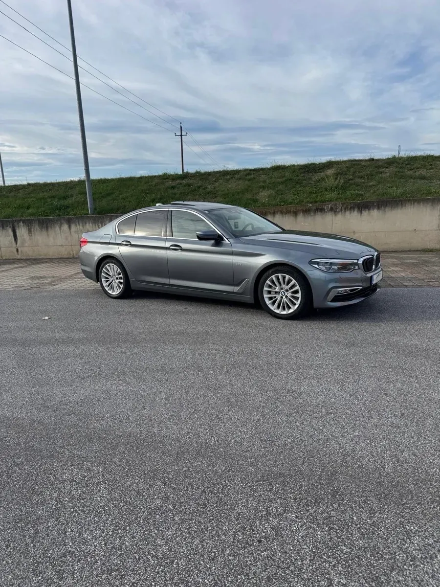 BMW 5 Series 2017 photo 2