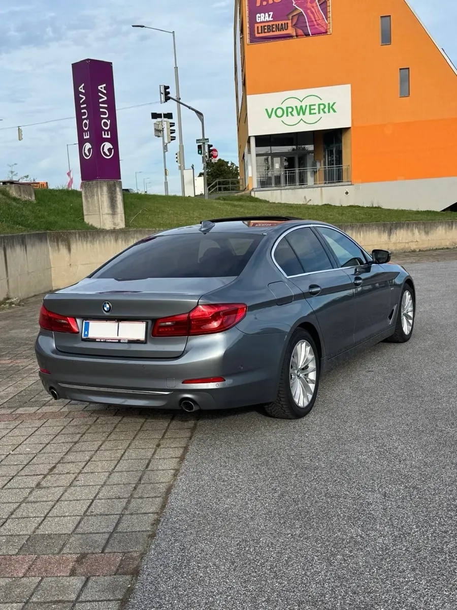 BMW 5 Series 2017 photo 3