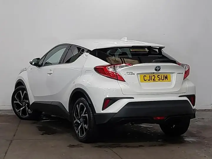 Toyota C-Hr 2019 photo 2