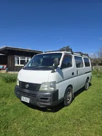 Nissan Caravan 2003 photo 2