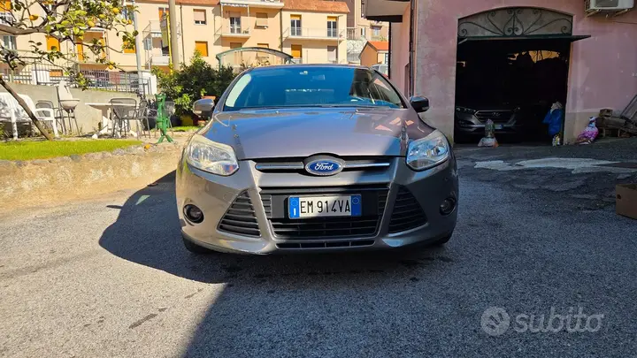 Ford Focus 2012 photo 3