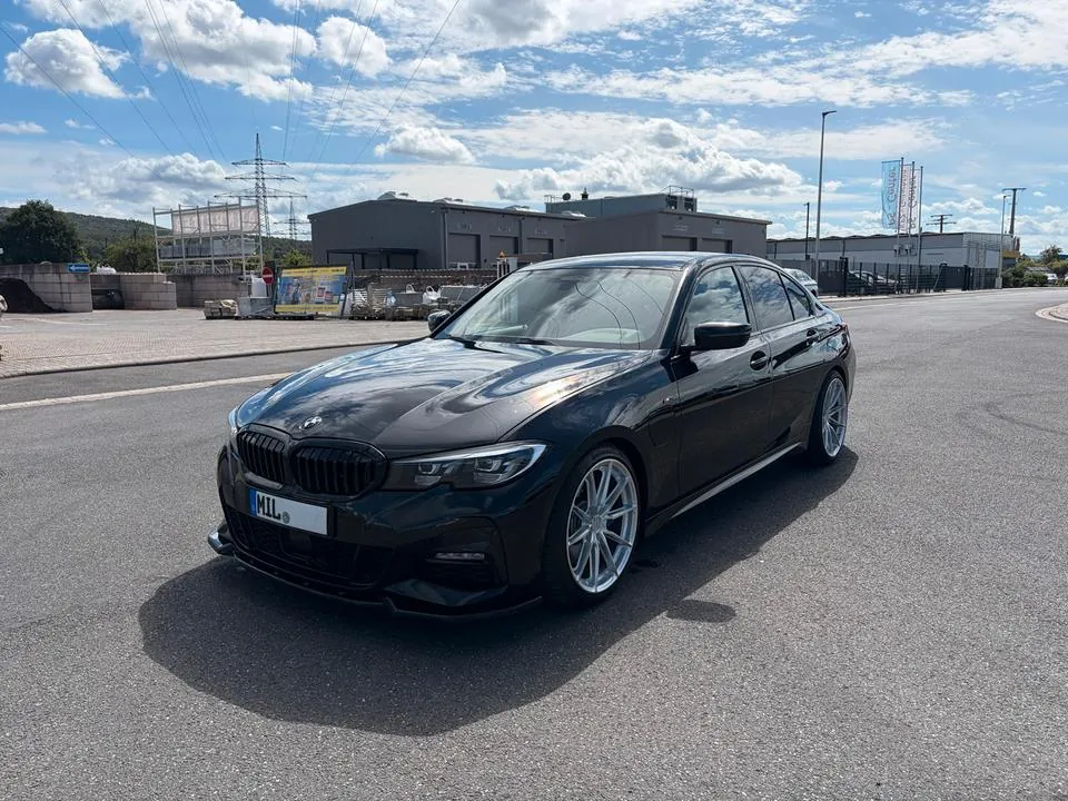 BMW 330E