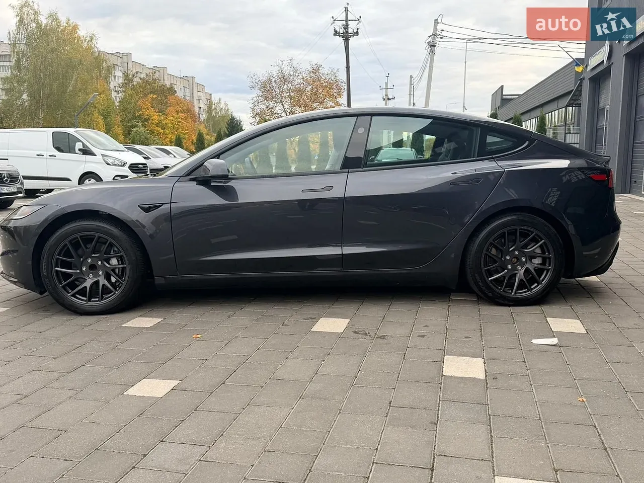 Tesla Model 3 2024 photo 3
