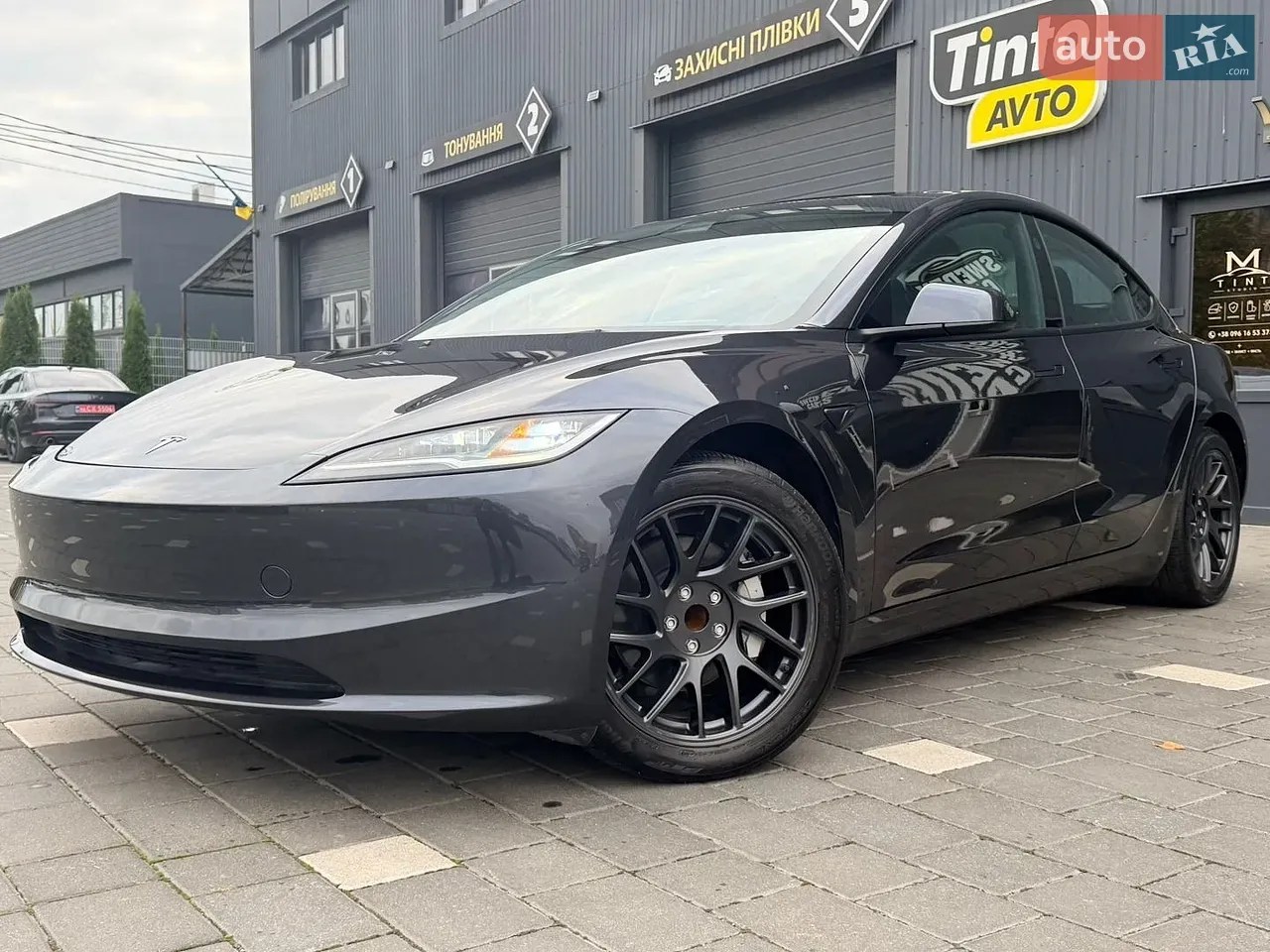 Tesla Model 3 2024 photo 2