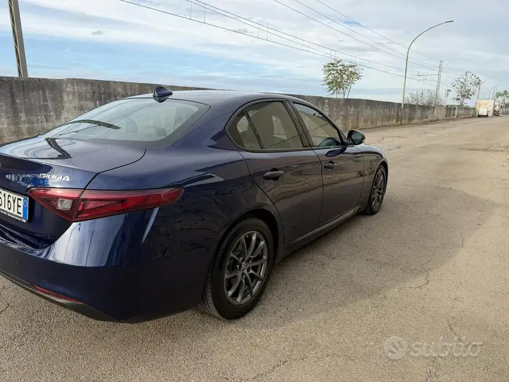 Alfa Romeo Giulia 2019 photo 3