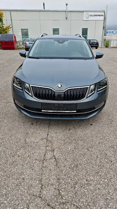 Skoda Octavia Combi 2017 photo 2