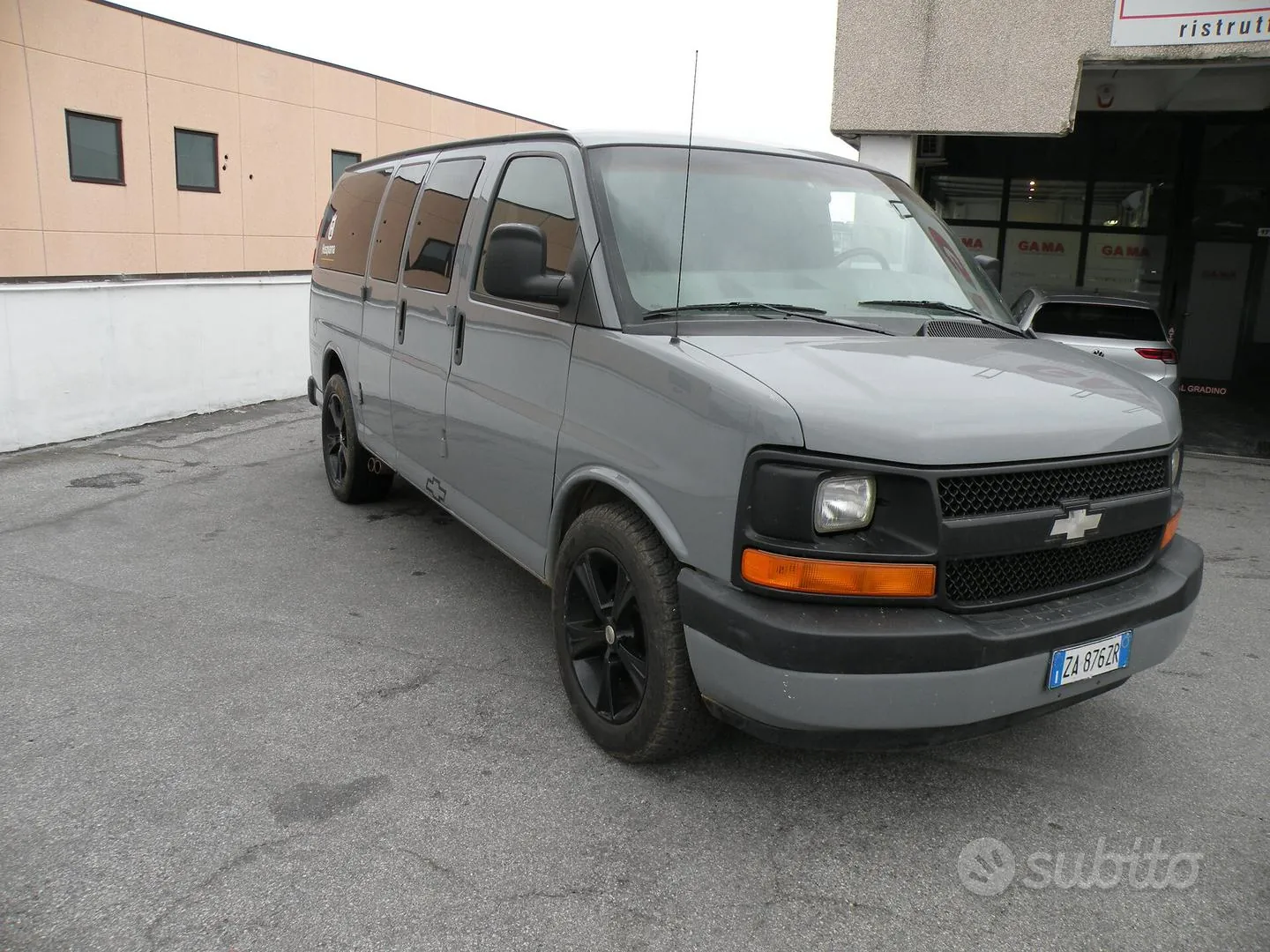 Chevrolet Chevy Van 2002 photo 4