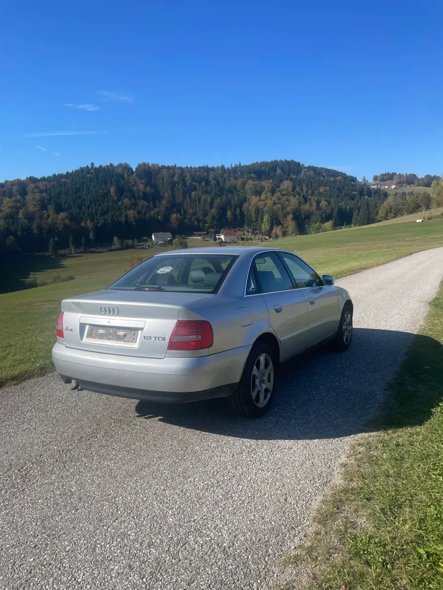 Audi A4 2000 photo 2