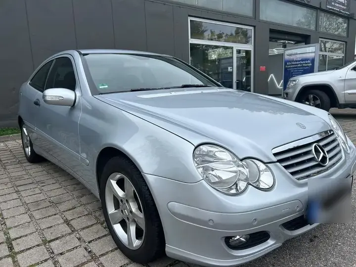 Mercedes-Benz C180