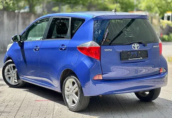 Toyota Verso-S 2011 photo 3