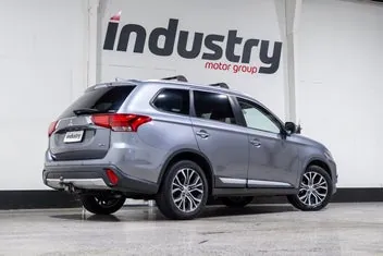 Mitsubishi Outlander 2017 photo 3