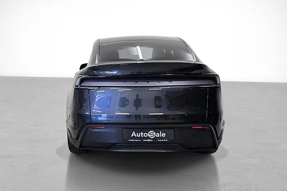 Tesla Model Y 2026 photo 5
