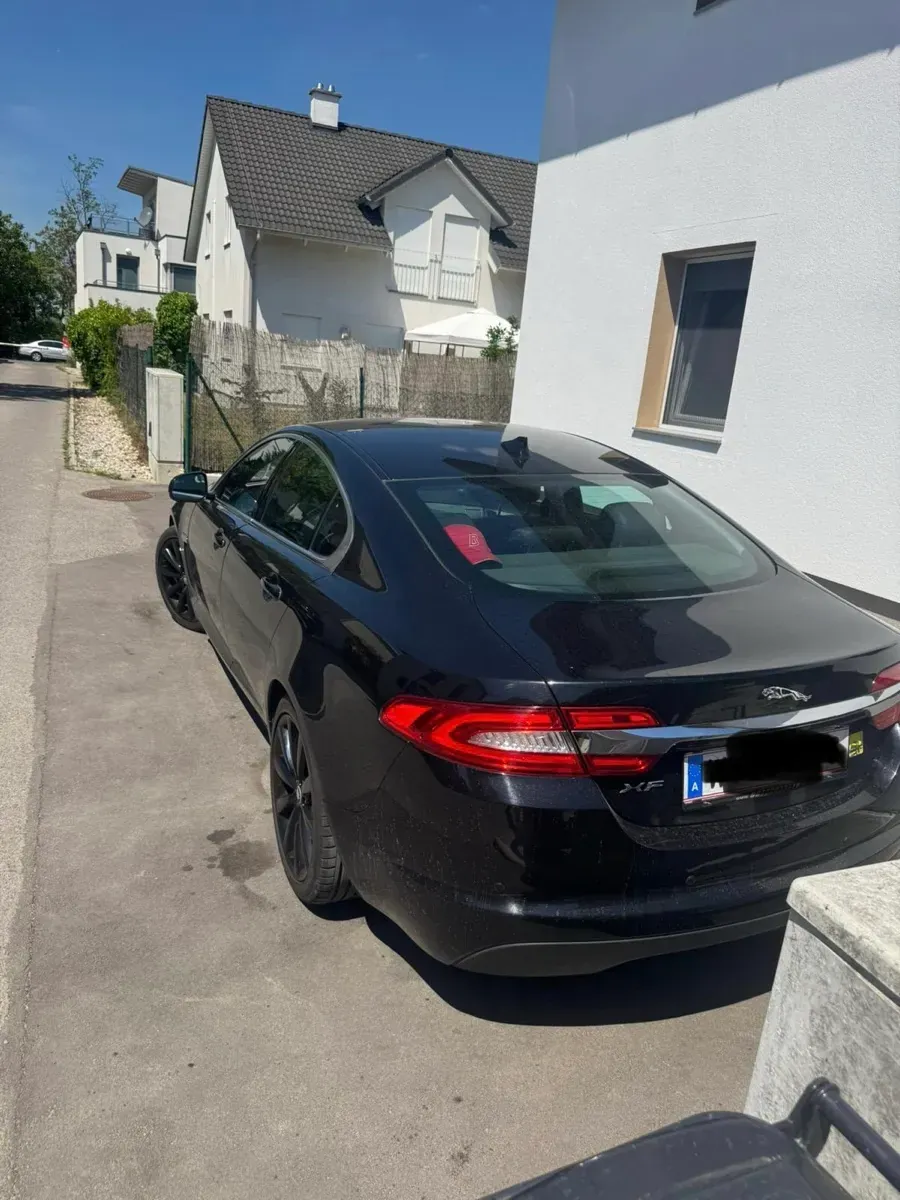 Jaguar Xf 2014 photo 2
