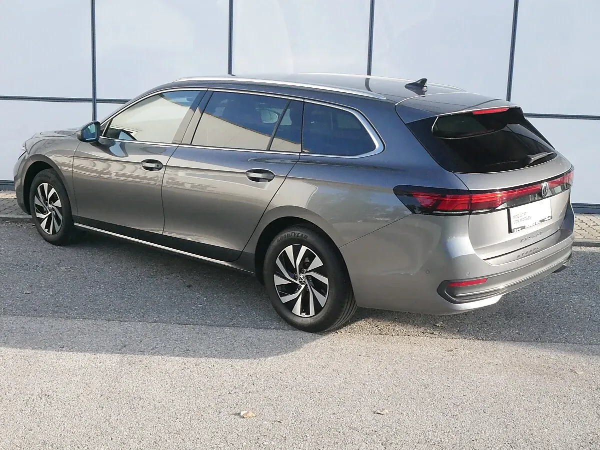 Volkswagen Passat 2024 photo 3
