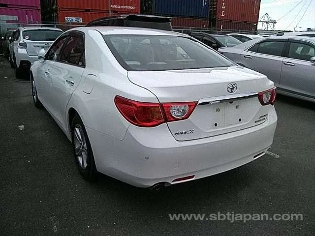 Toyota Mark X 2012 photo 3