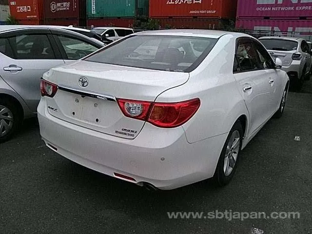 Toyota Mark X 2012 photo 4