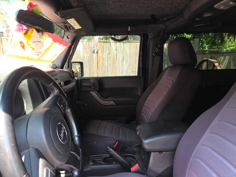 Jeep Wrangler 2011 photo 4