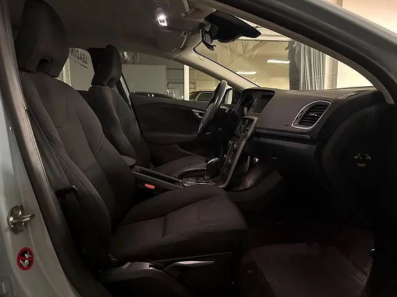 Volvo V40 2018 photo 4