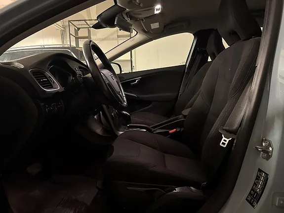 Volvo V40 2018 photo 3