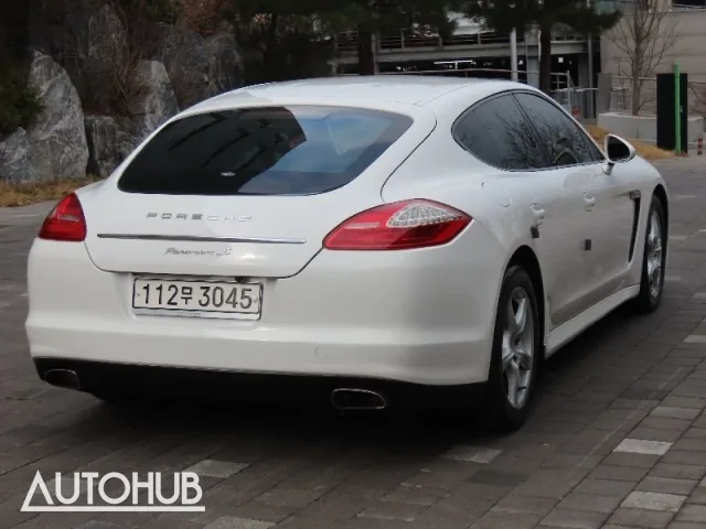 Porsche Panamera 2011 photo 3