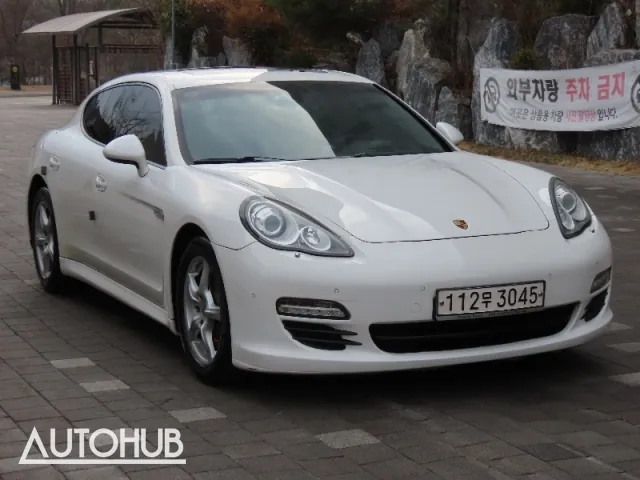 Porsche Panamera 2011 photo 2